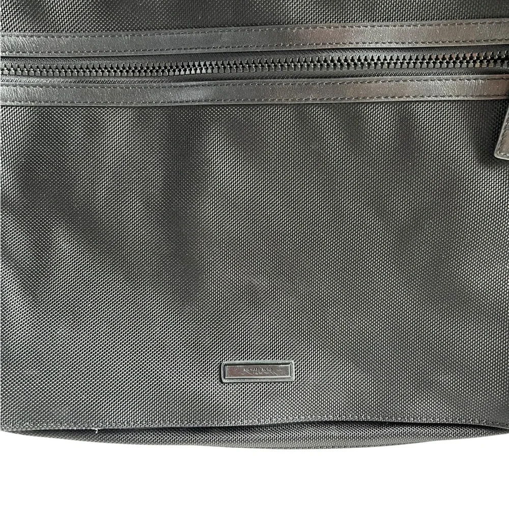 Michael Kors Kent Large Nylon Messenger Bag in Black